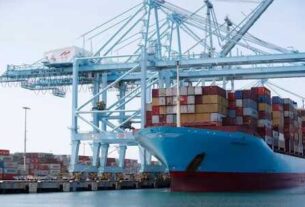 Con una fuerte caída de las importaciones, la balanza comercial registró un superávit en marzo de USD 2.059 millones