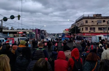 Misiones: docentes marchan para exigir una respuesta al reclamo salarial