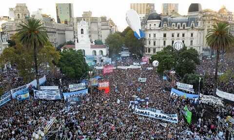 Impacto del reclamo universitario: más de la mitad de los argentinos se mostró a favor de la marcha