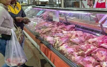 El consumo de carne vacuna se derrumbó a su peor nivel en 30 años