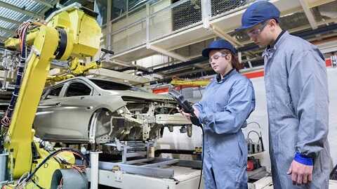 Según el INDEC, la industria manufacturera cayó un 15,2% desde enero de 2024