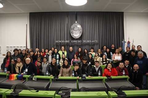 Sexto parlamento de jóvenes, adultos y adultos mayores