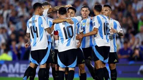 Argentina es líder del ranking FIFA hace más de 500 días: el récord que logró entre las selecciones con más tiempo en la cima