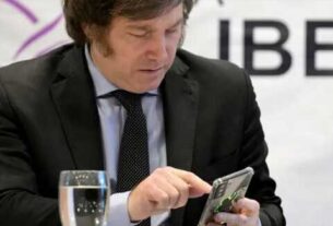 Milei lanzó sus cuentas de redes sociales en inglés pero sufrió una suspensión