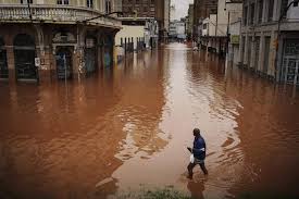 Ascienden a cinco los muertos por las inundaciones en el sur de Brasil