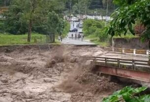 Fuertes lluvias dejan más de 8.000 familias aisladas en Venezuela