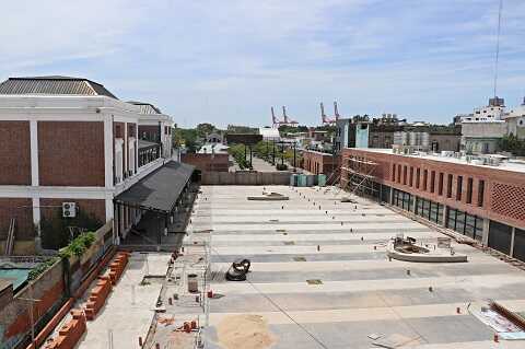 Continuación de rambla municipal y casa de la provincia