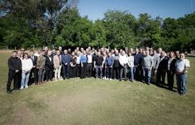 Intendentes respaldaron a Kicillof tras las legislativas y lo posicionaron como figura central de cara a 2027