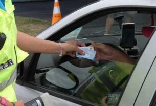 Conducir con una licencia trucha es un delito penal