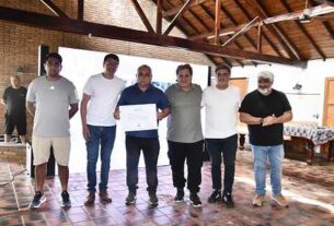 Inscripción a los premios DEPORLA provincia reconoció a deportistas en el acto por la 50° regata del Río Negro 