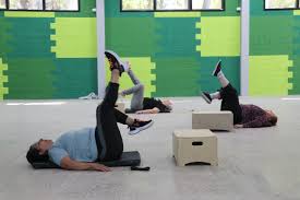 Stretching en el salón municipal El Dique