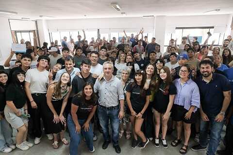 Larroque encabezó un encuentro con referentes de centros juveniles