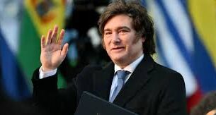 Vuelve a caer la confianza en el gobierno de Javier Milei, pero sigue por encima de Macri