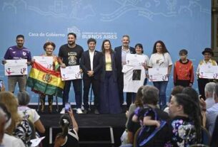 La Provincia reconoció a agrupaciones carnavaleras, de murgas y comparsas