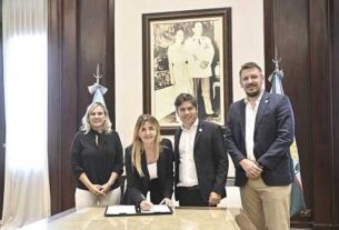 Kicillof y Cuattromo firmaron convenios con municipios para la compra de equipamiento