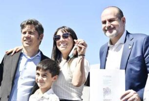 Kicillof entregó 101 viviendas a familias de Bahía Blanca