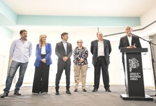 Kicillof dio inicio al ciclo lectivo del nivel secundario en una Escuela Técnica de Avellaneda