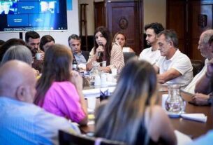 Daniela Vilar participó del encuentro en el Congreso en defensa de la Ley de Glaciares vigente