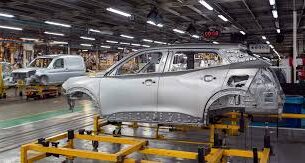 Una automotriz argentina cerrará un turno de producción en una de sus plantas y abrirá un programa de retiros voluntarios