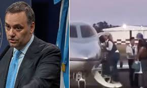 El piloto del vuelo privado de Manuel Adorni a Punta del Este confirmó quién pagó