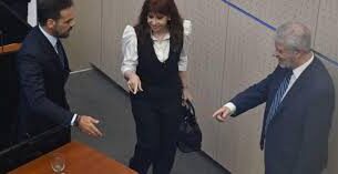 Cristina Kirchner declaró en la causa Cuadernos y no respondió preguntas: «Me puedo morir presa con este Poder Judicial»