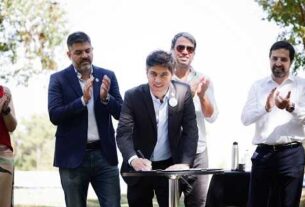 Kicillof inauguró la nueva red de distribución de agua potable en la Isla Martín García