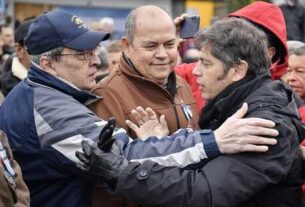 Kicillof participó del acto por el Día de los veteranos y los caídos en Malvinas en Ushuaia