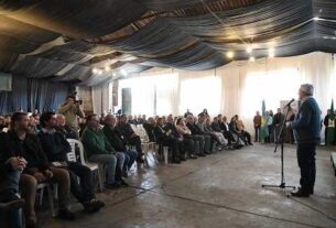 “Milei está destruyendo el patrimonio público, la ciencia y la tecnología para hacer negocios con las tierras del INTA”
