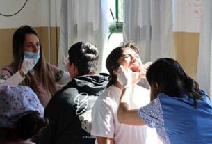 Isla Santiago: jornada de salud en la escuela 8