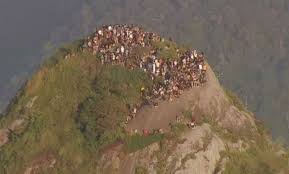 200 turistas quedaron atrapados en la cima del morro de una favela de Río de Janeiro