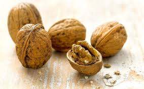 Cuántas nueces se recomienda comer por día para disminuir el colesterol