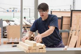 Revés judicial para el Gobierno: ordenan mantener los pagos del programa Volver al Trabajo