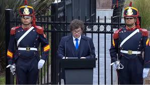 Milei, en el acto por el Día del Veterano de Malvinas: «A nuestros héroes, honor y gloria»