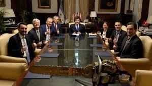 YPF: Milei recibió a los abogados del estudio Sullivan & Cromwell que elogió Cristina Kirchner