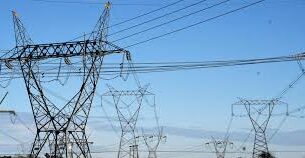 El Gobierno recibió tres ofertas por USD 887 millones para privatizar Transener