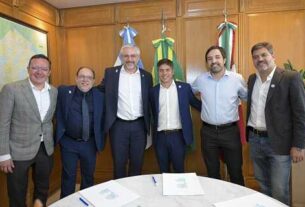 Kicillof se reunió con autoridades del área de Salud de Brasil y México