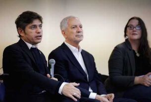 Kicillof participó de una charla con estudiantes sobre las políticas económicas de la dictadura militar