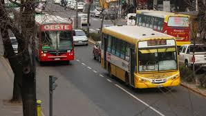 Posibles sanciones a las empresas de micros por la reducción de los servicios en la región