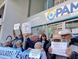 PAMI: médicos y afiliados se manifestaron contra el ajuste del Gobierno