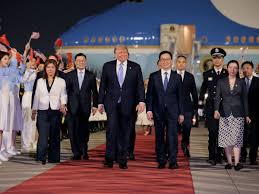 Trump llegó a Pekín en visita de Estado a China