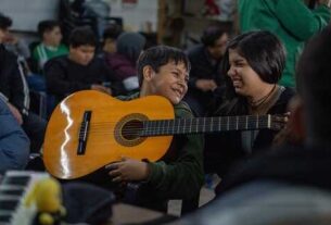 Encuentro musical en la Isla Santiago