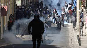 Enfrentamientos, gases y una crisis que ya dejó varios muertos en Bolivia