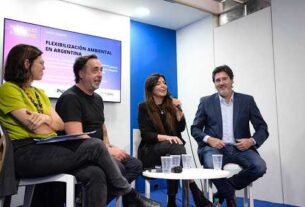 Daniela Vilar participó de una charla sobre flexibilización ambiental en la Feria del Libro