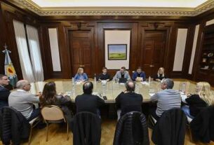 Kicillof y Cuattromo firmaron convenios con municipios para la compra de bienes de capital