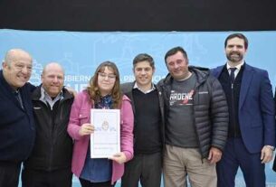 Kicillof entregó escrituras gratuitas e inauguró nuevos espacios de uso comunitario