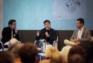 Kicillof presentó “De Smith a Keynes” en la Feria Internacional del Libro