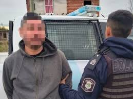 Crimen en Pilar: asesinó a la pareja de su ex, huyó y lo detuvieron