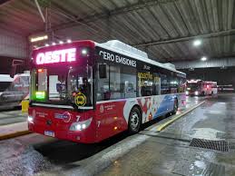 Ya circula por las calles de La Plata el primer micro eléctrico de la provincia de Buenos Aires