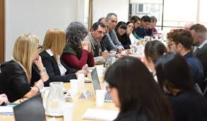 Se reprogramaron las paritarias de docentes y estatales para discutir salarios en la Provincia