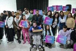 Estudiantes de Pigüé recibieron computadoras de Conectar Igualdad Bonaerense